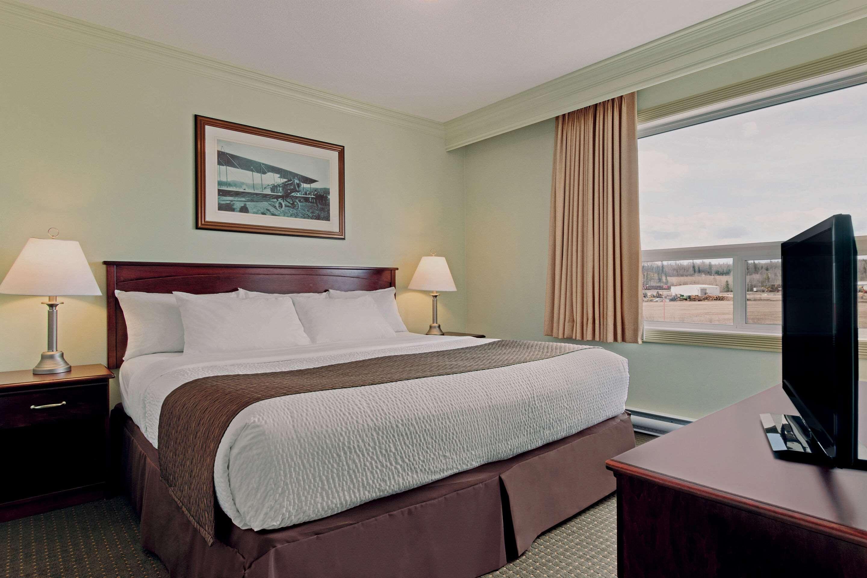 Quality Inn & Suites Уайткорт Экстерьер фото